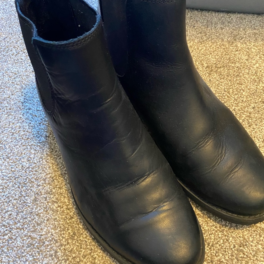 Timberland Women’s Black  Leather Boots - Picture 5 of 6